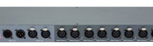 SHOWTEC DB-1-8 DMX BOOSTER / SPLITTER